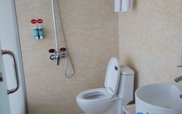 Yunyang Wangzhong Business Hotel