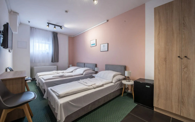 Chesscom Hotel