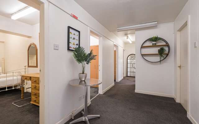 Royal Mile 5 BR Apartment nr Castle