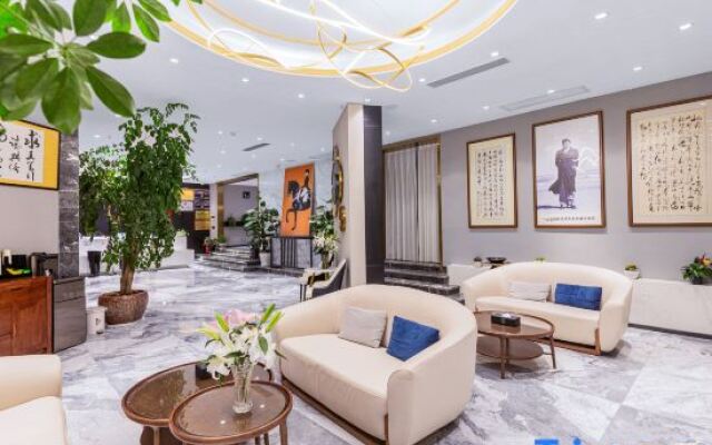 Ninglang Lugu Lake Hotel