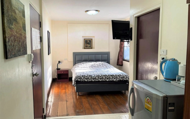 Taphouse Guest House
