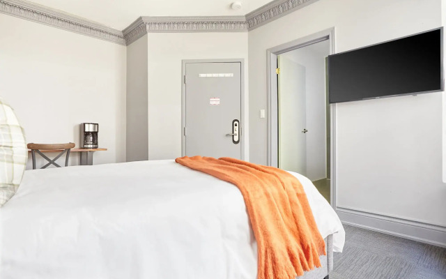Wellesley Manor Revival Boutique Hotel, EST, 1916