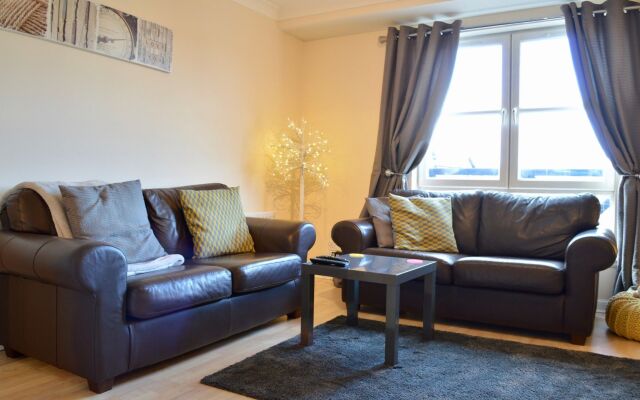 2 Bedroom Flat Near Murrayfield Stadium