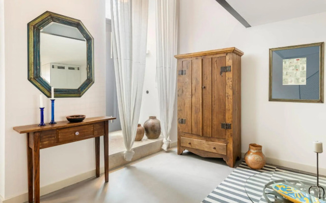 Majestic Apartment W/ Patio by LovelyStay