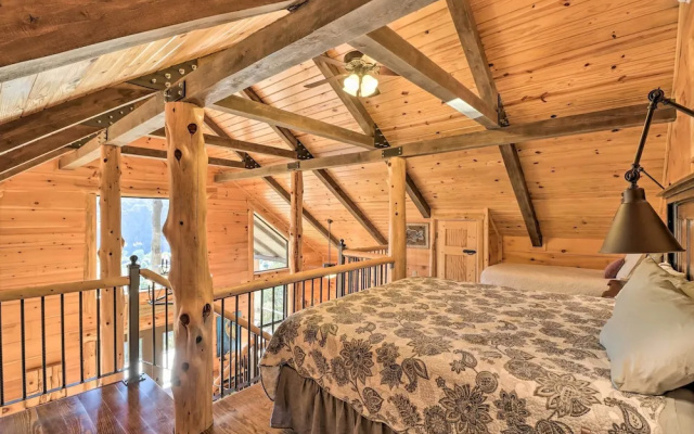 Mountain View Hideaway w/ Outdoor Fireplace!