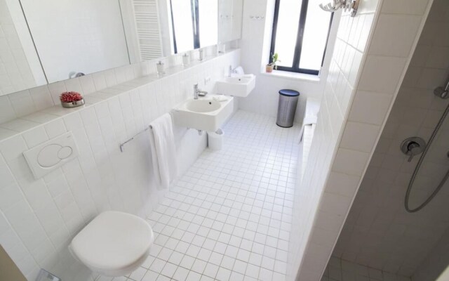 Brussels - Louise Stephanie IV D