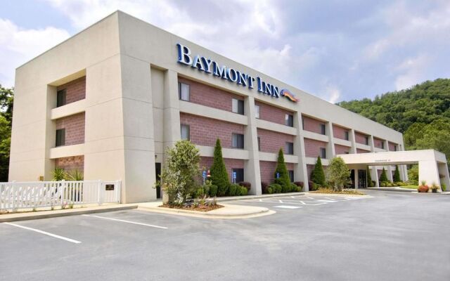 Baymont Inn & Suites Cherokee Smoky Mountains