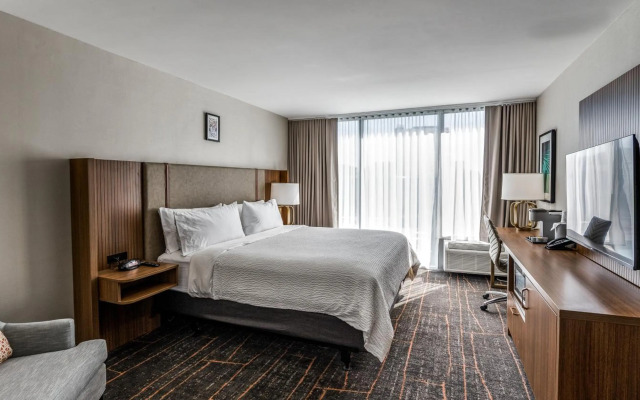 Holiday Inn Dallas Market Ctr Love Field by IHG