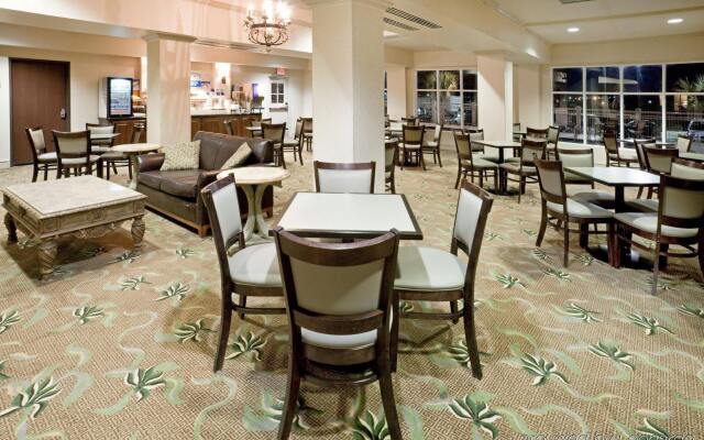 Holiday Inn Express & Suites Eagle Pass by IHG