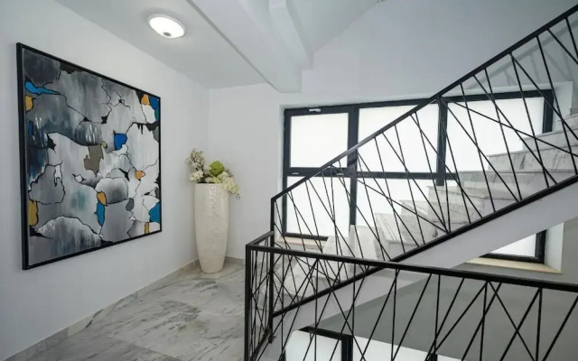 Signature Promenada Hotel-Apartments