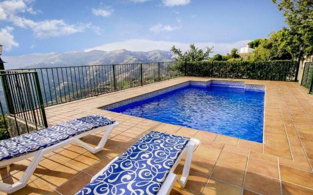 Casa Las Olivas Sayalonga by Ruralidays