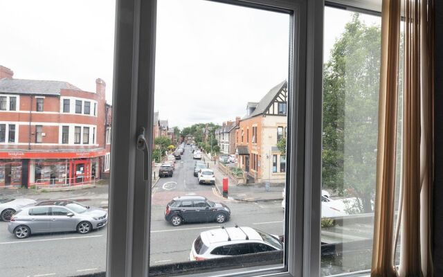Contemporary Apartment in Manchester near Tram Station