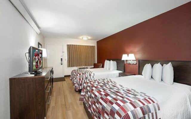 Travelodge by Wyndham Peoria