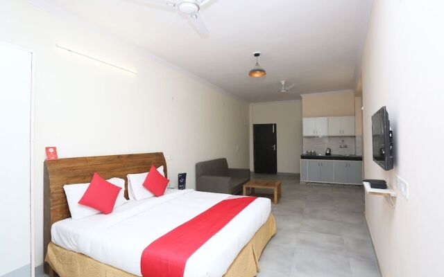 Oyo 28670 Hotel Dev Palace