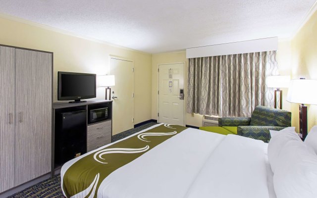 Quality Inn And Suites Civic