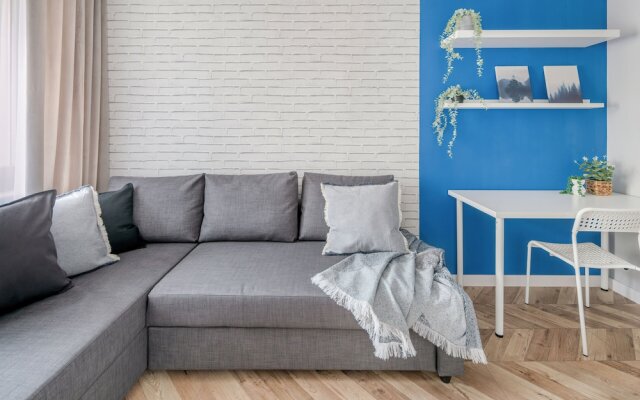 Charming Apartment for 6 by Renters