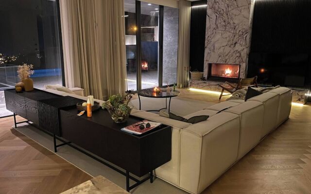 Hills Deluxe - Relaxed Luxury in Style and Serenity