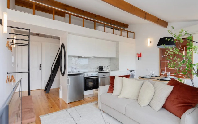Liiiving in Porto - Mezzanine Delight Apartment