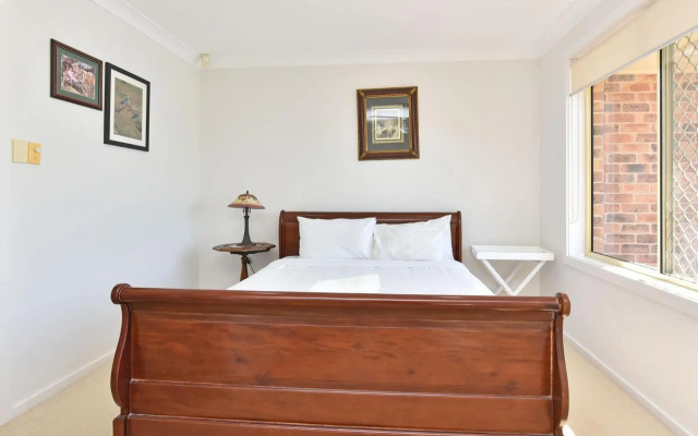 Noble Willow Estate Lovedale. Super Spacious, with views and pool