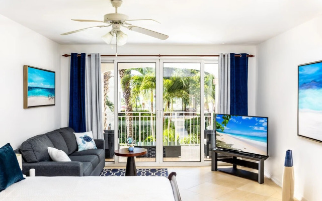 La Vista Azul Modern Condo Ocean Views