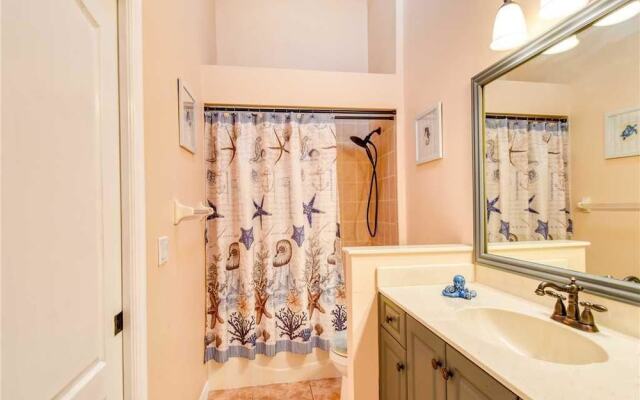 Splashing Dolphins - Three Bedroom Home