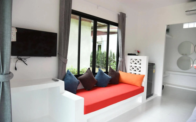 Siri Lanta Resort  (SHA Extra Plus)