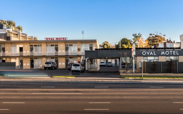 Oval Motel