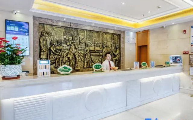 Vienna Hotel (Jieyang Rongcheng Jinxian Gate Tower)