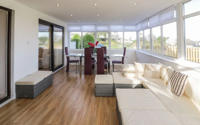 Top Of The Lane Luxury Holiday Apartment