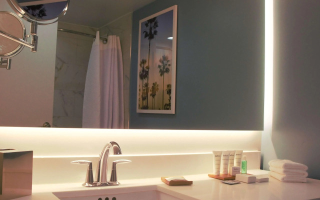 Radisson Resort Miami Beach