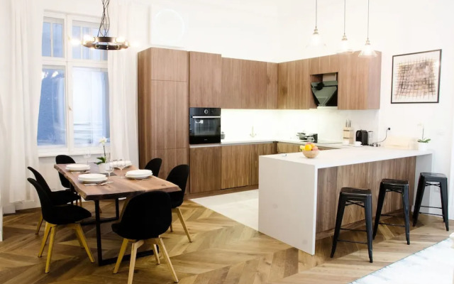 Luxury Apartment by Hi5 - FehÃ©rhajÃ³ Suite