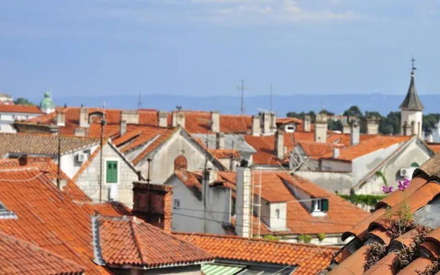 Room-room With the City and sea View