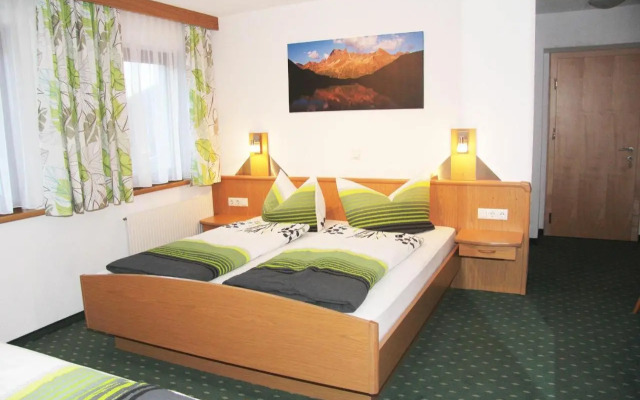 Apartments Platzis