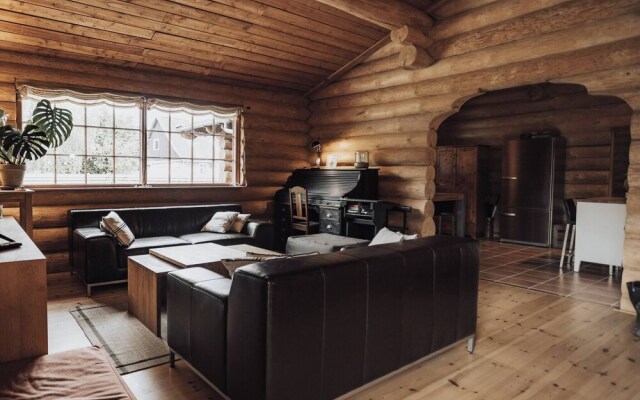 Fjordhygge, Cozy Log Retreat Near Sea & Forest - Sauna & Outdoor Living