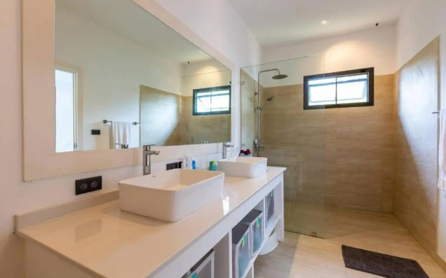 Lady Blue Villa 3 Bedrooms 500M From The Beach