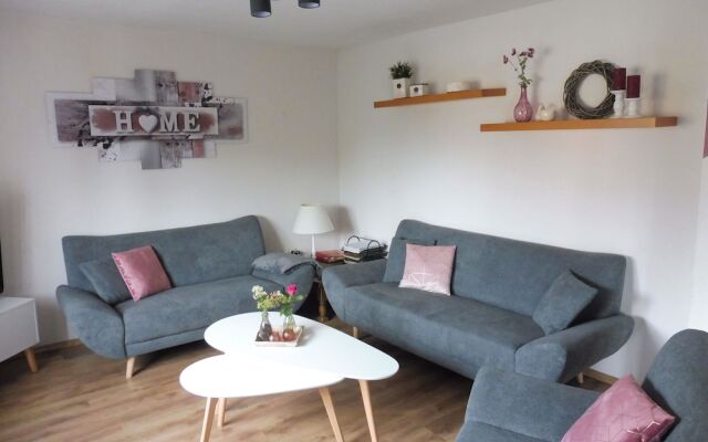 Spacious Apartment in Pracht near Forest