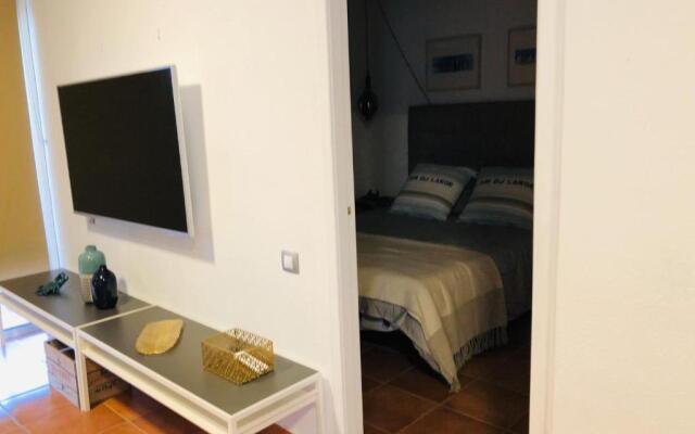 5 min walk from Yumbo! 128