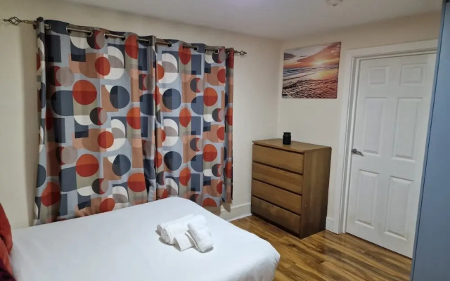 Deluxe 1-bed Apartment in Greenford