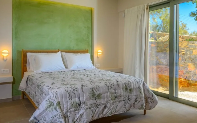 Roots Suites in Crete