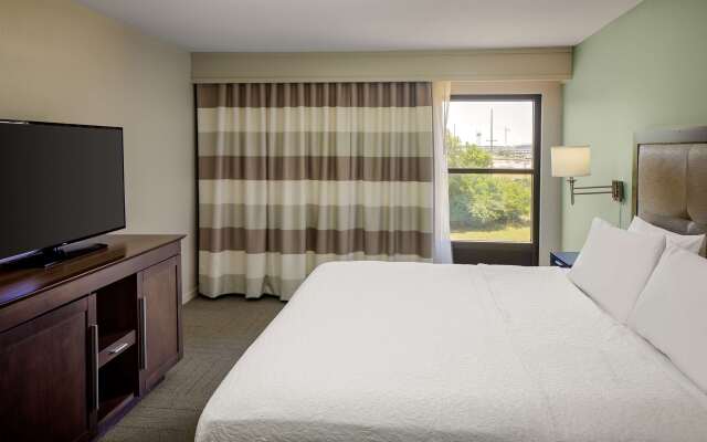 Hampton Inn & Suites Nashville-Airport