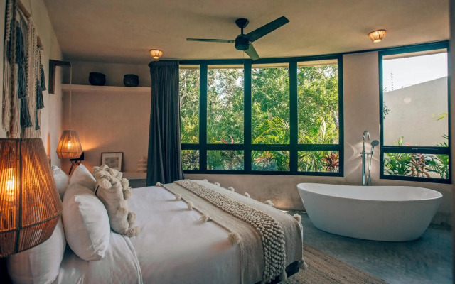 Round Villa Private Pool & Jungle rooftop 2A