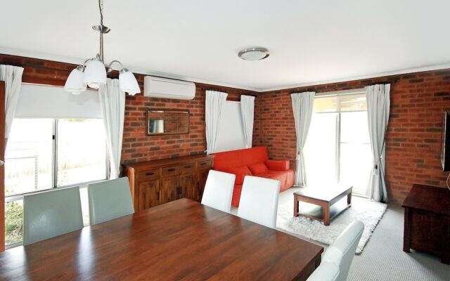 Sponars Onshore Apartment 1 - FREE unlimited WIFI