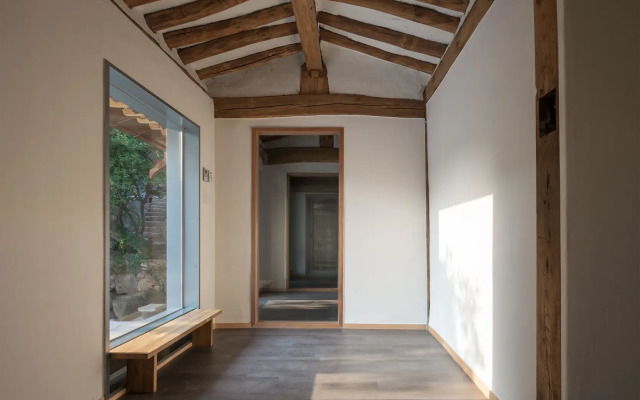 Hanok Residence Hotel Side