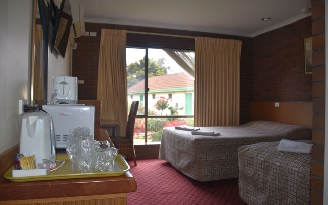 Valley Views Motel & Chalets – Guest Rooms – Mount Barker