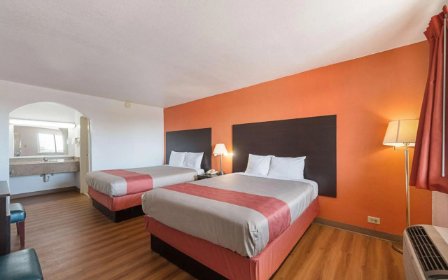 Motel 6 San Antonio, TX - I-10 West
