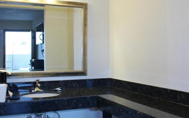 Royal Inn & Suites