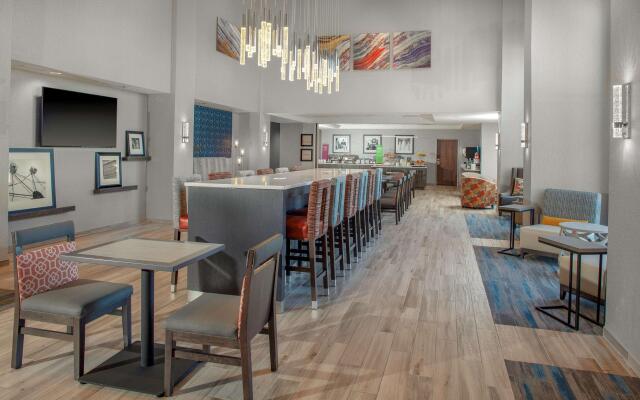 Hampton Inn & Suites Chicago-Burr Ridge