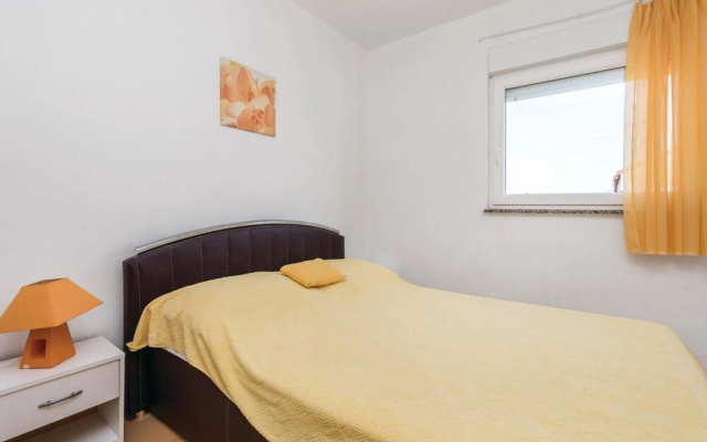 Awesome Apartment in Povljana With 2 Bedrooms, Jacuzzi and Wifi