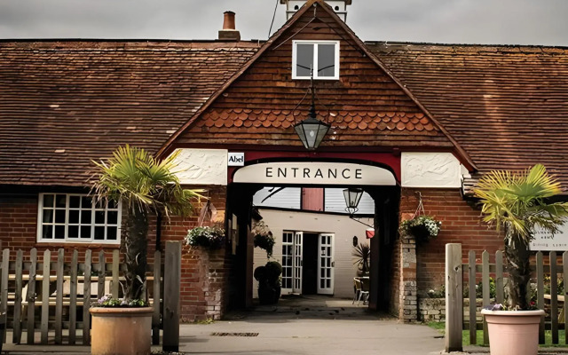 The Walhampton Arms