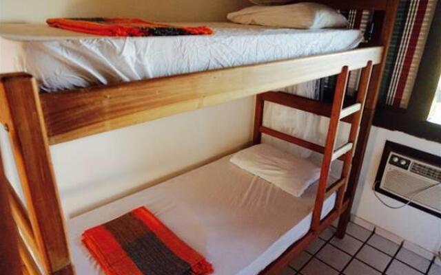 Novos Baianos Hostel e Suites
